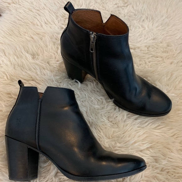 Frye Meghan Bootie size: 7 - Picture 2 of 8